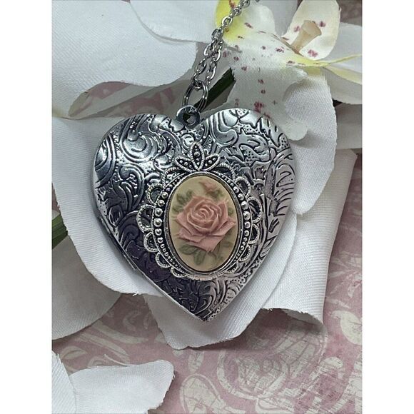 Heart Silver Locket Mauve Roses Necklace Photo Bride Mother bridal wedding Mom - Picture 8 of 16